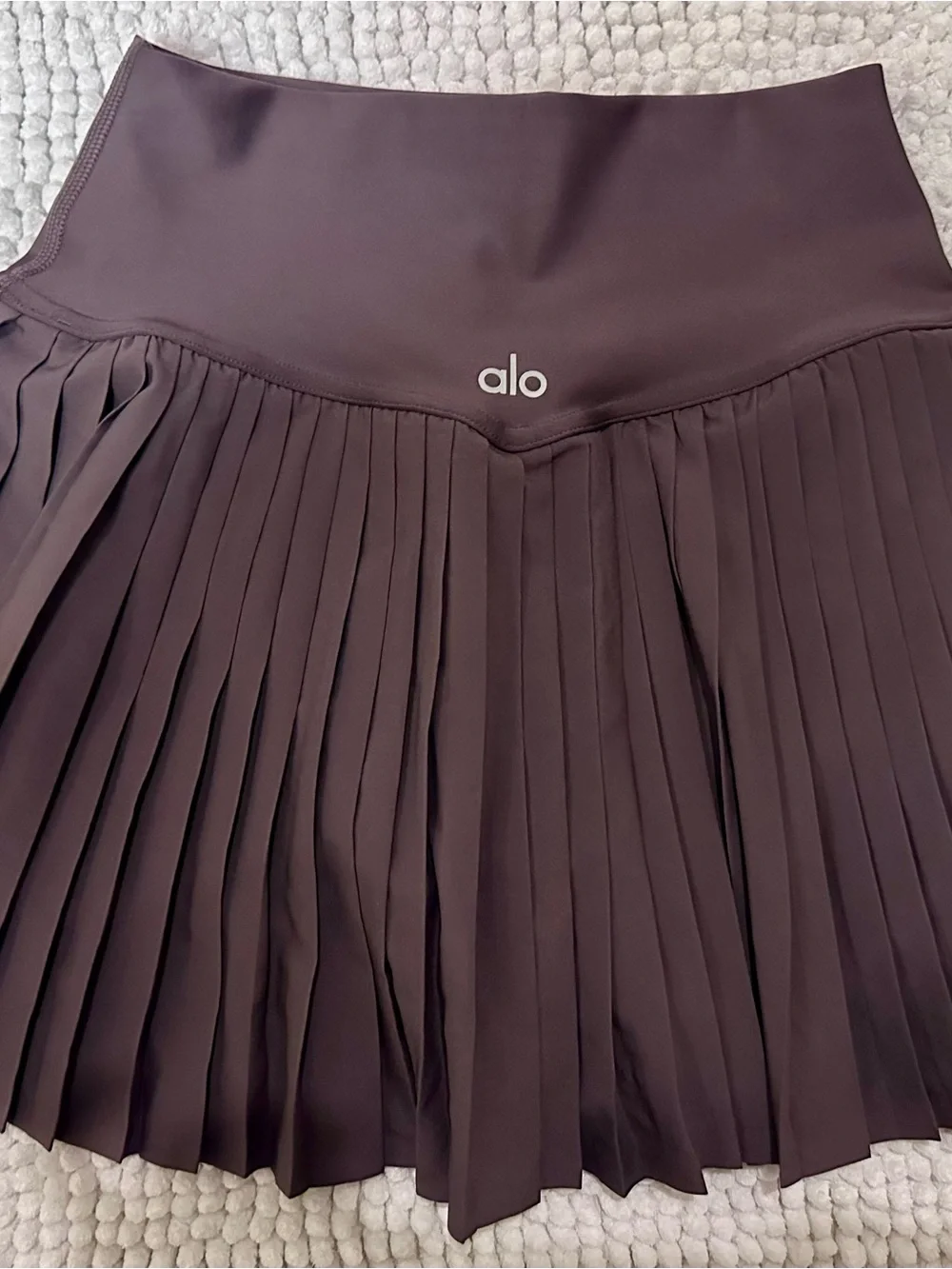ALO Grand slam tennis skirt in Raisin NWOT